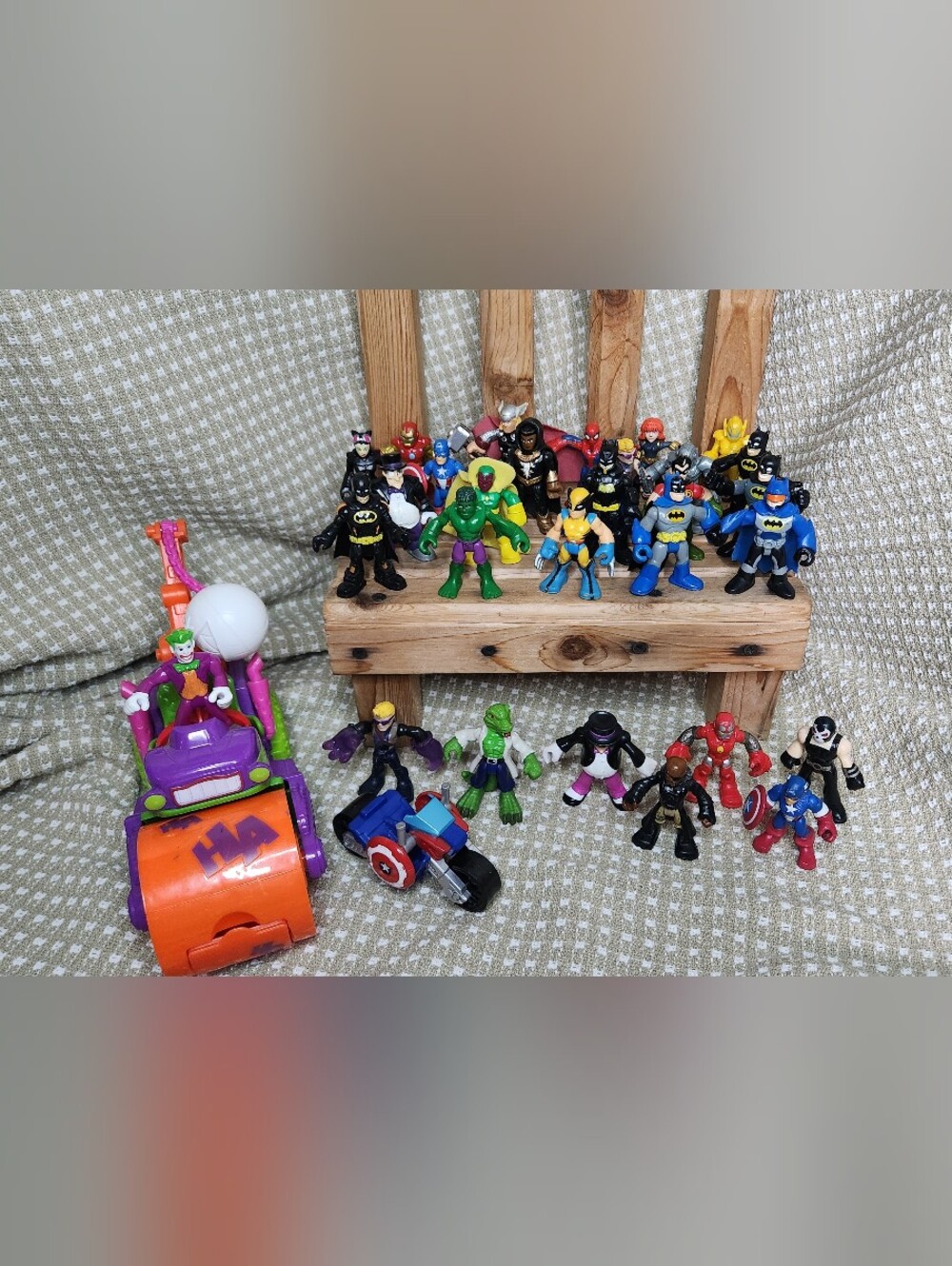 Imaginext DC & Marvel mixed lot character figures & vehicles (31 pieces total)